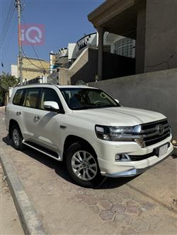 تۆیۆتا لاند کروزەر